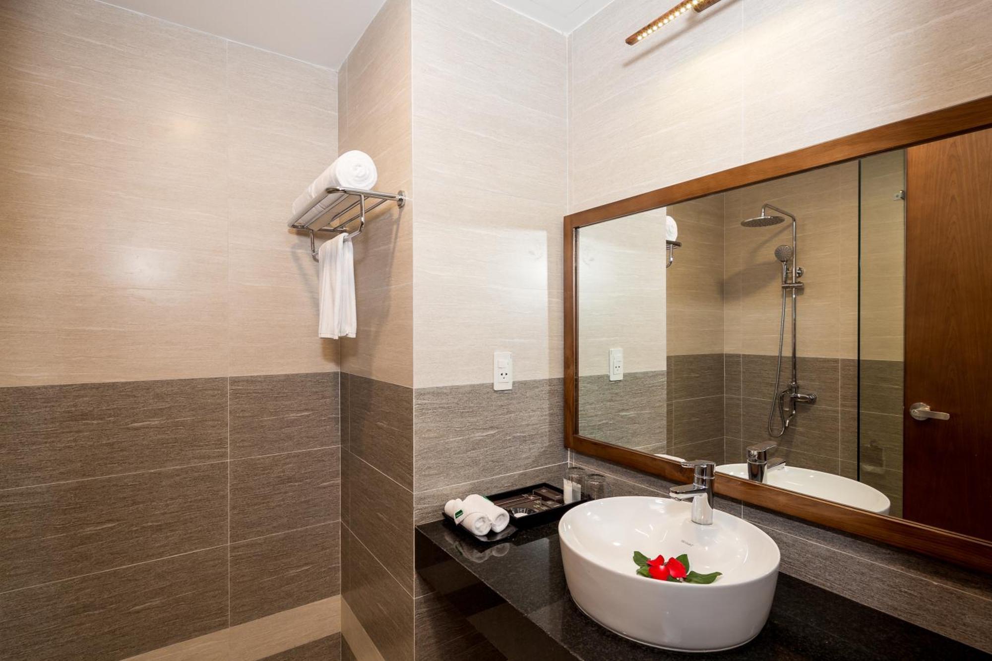 Tamarind Hotel Da Nang Bagian luar foto